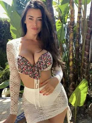 Female Escorts in panchsheel-park